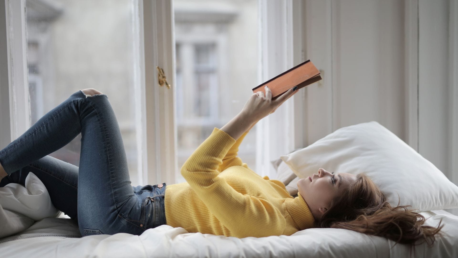 You are currently viewing Innovative Ways to Learn English: How Poetry Can Help You Broaden Your Communication Skills and Boost Your Confidence
